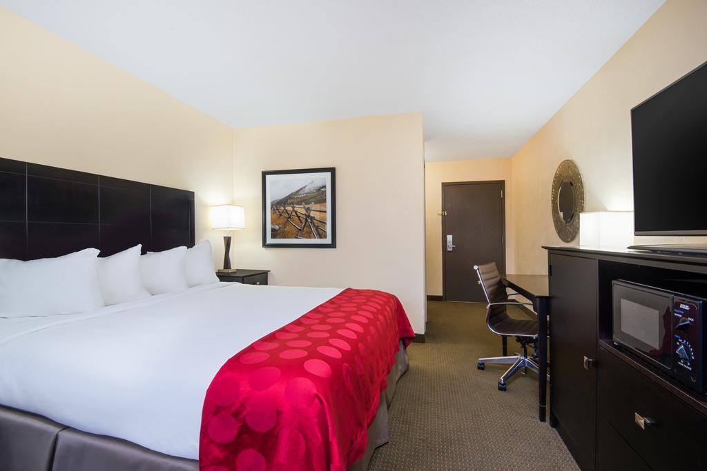 รามาดา พลาซา แอนด์ คอนเฟอเรนซ์ เซ็นเตอร์ บาย วินด์แฮม ยิลเลตต์ Hotel ภายนอก รูปภาพ