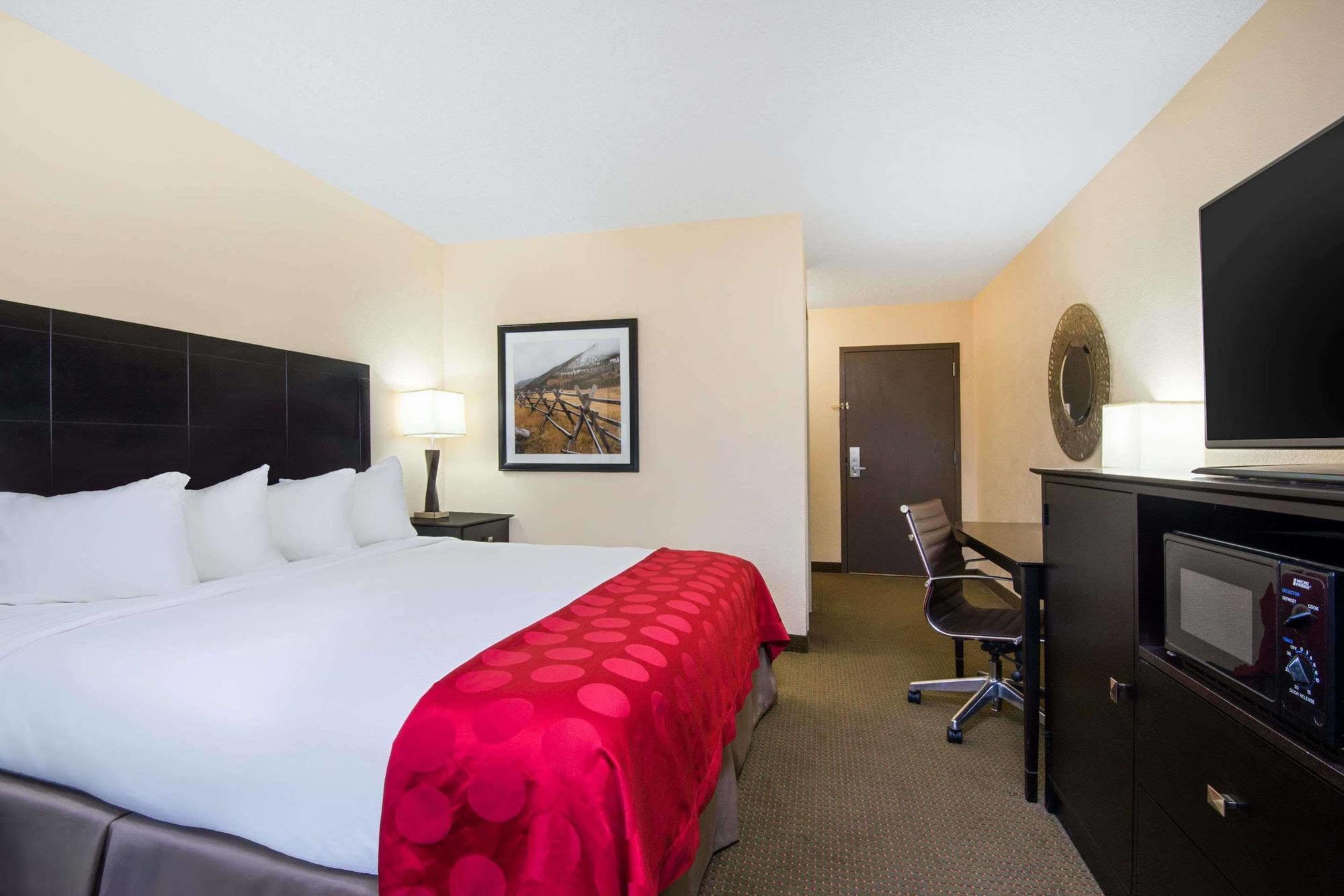 รามาดา พลาซา แอนด์ คอนเฟอเรนซ์ เซ็นเตอร์ บาย วินด์แฮม ยิลเลตต์ Hotel ภายนอก รูปภาพ