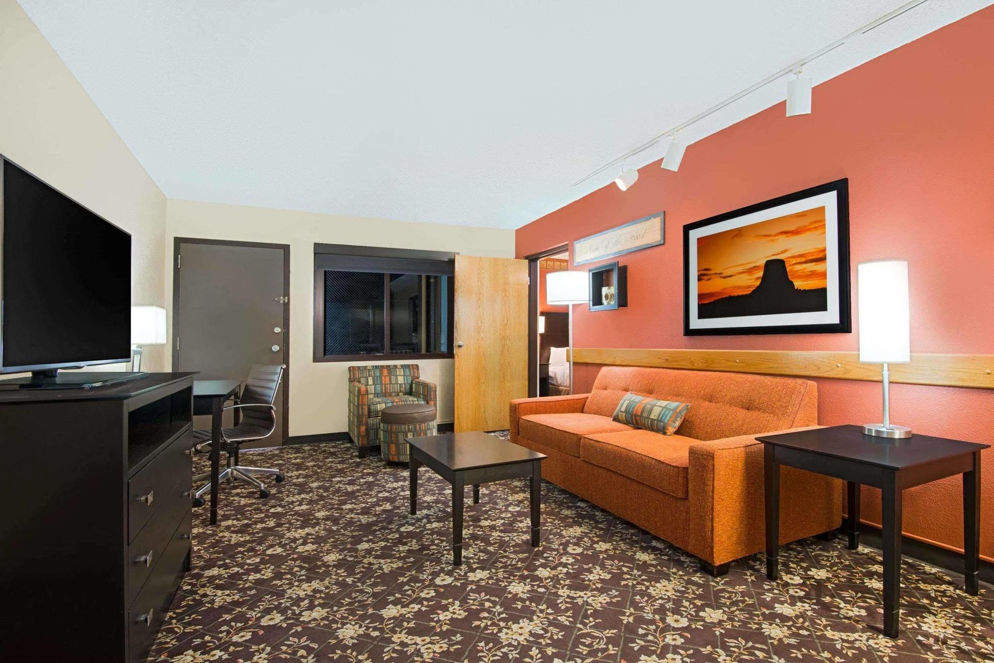 รามาดา พลาซา แอนด์ คอนเฟอเรนซ์ เซ็นเตอร์ บาย วินด์แฮม ยิลเลตต์ Hotel ภายนอก รูปภาพ