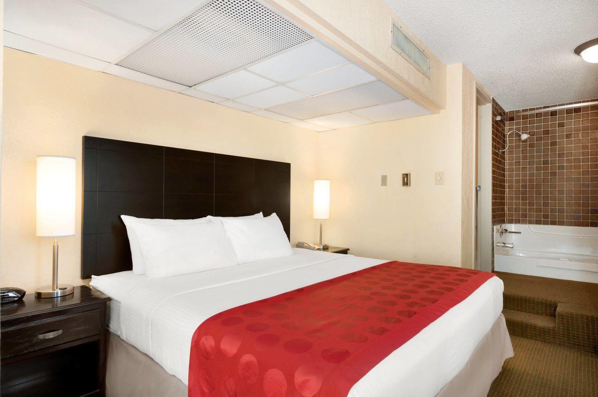 รามาดา พลาซา แอนด์ คอนเฟอเรนซ์ เซ็นเตอร์ บาย วินด์แฮม ยิลเลตต์ Hotel ภายนอก รูปภาพ