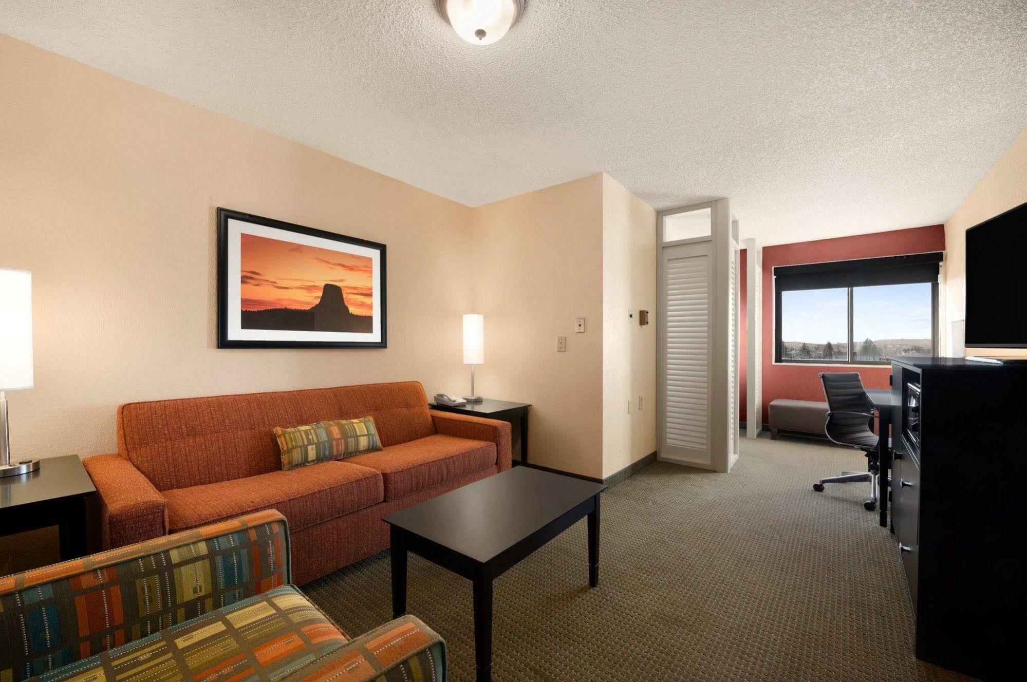 รามาดา พลาซา แอนด์ คอนเฟอเรนซ์ เซ็นเตอร์ บาย วินด์แฮม ยิลเลตต์ Hotel ภายนอก รูปภาพ